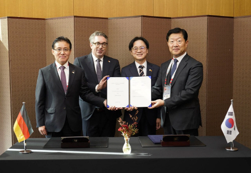 사진자료1.효성중공업이 독일 지멘스와 글로벌 전략적 파트너십 협약을 체결했다