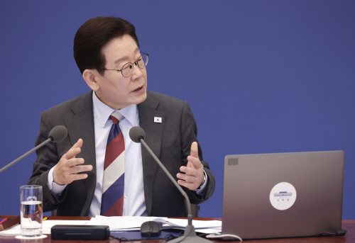 국무회의 주재하는 이재명 대통령<YONHAP NO-3866>