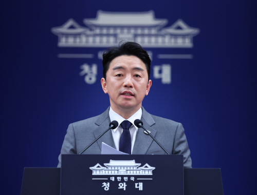 강훈식 비서실장, UAE 특사방문 브리핑<YONHAP NO-3772>