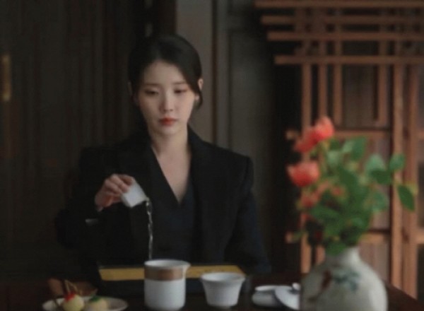 21세기 대군부인 중국식 다도 논란까지…“왕실에서 왜 차..