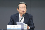 초대형 프로젝트 예고한 김용범 “숫자 매우 낯설 것”