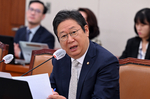 “2030은 버스에서 살라고?”…황희 ‘폐버스 거주’ 제..