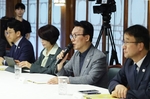[사설] 지지율 역전당한 與, 벌써 차기 대권 놀음인가